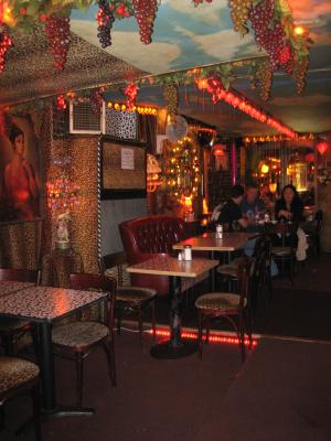 Sehr leckeres billiges Essen und schoene Atmosphaere, wie man sehen kann.